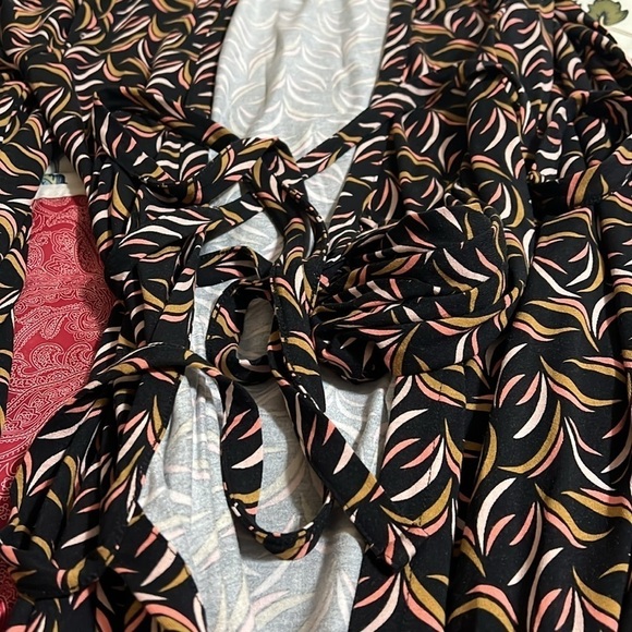 BODEN wrap dress in stylish print. Black/tan/light coral. Like new 8L - Picture 12 of 12